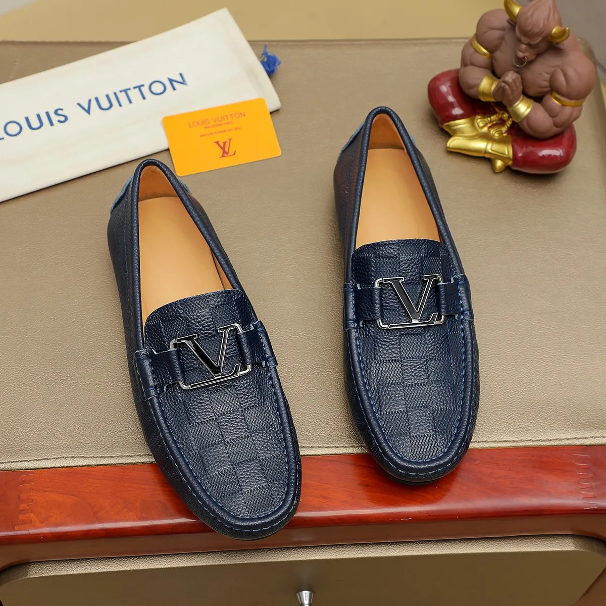 Men's shoes 💰360 💰 LV Louis Vuitton's top-quality Peaches men's shoes 💯Original copy of the official website, the upper is made of imported official website 1:1 material ❌Italian 🇮🇹 cowhide surface, imported pigskin lining. It’s definitely not made with ordinary craftsmanship, it’s the model used by celebrities! The factory’s craftsmanship is designed to create the most perfect shoes for trendy men! Colors available! 38-44 yards